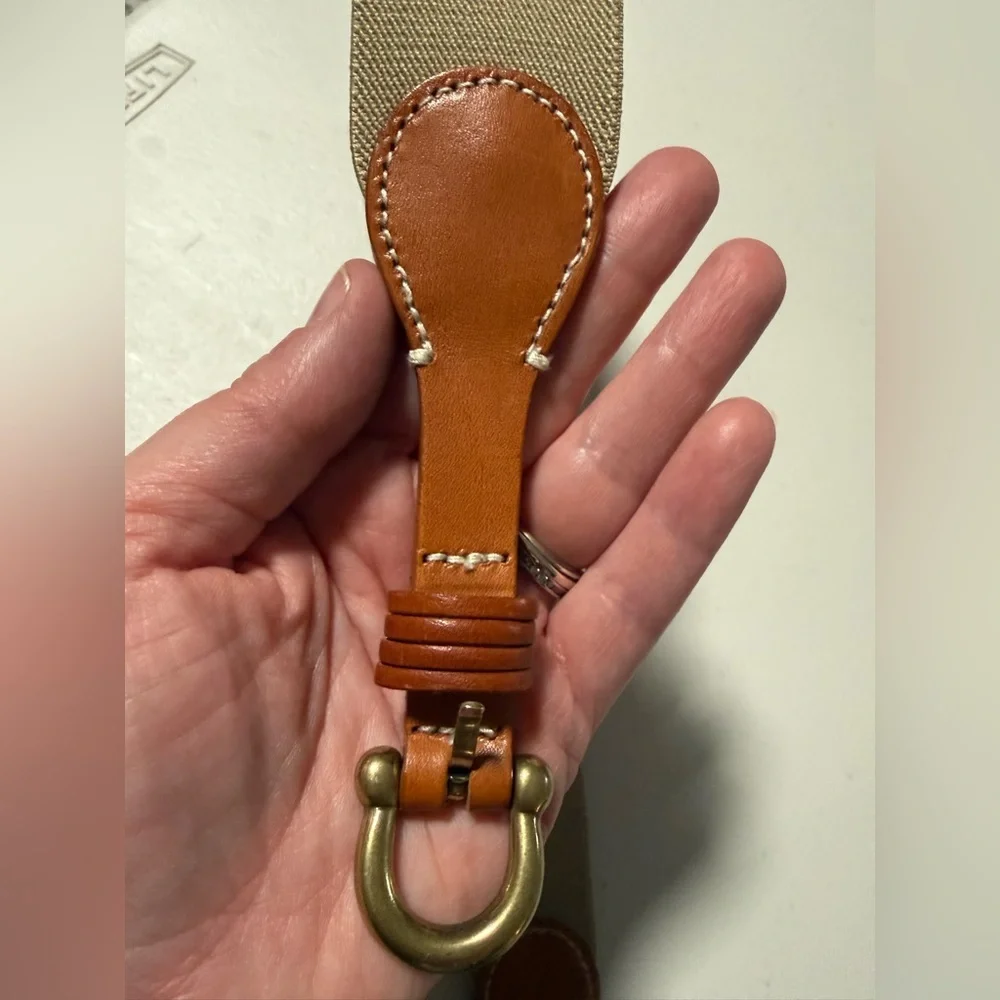 Brooks Brothers Women’s Tan Leather Stretch Belt Size Small/Medium Classic Prep